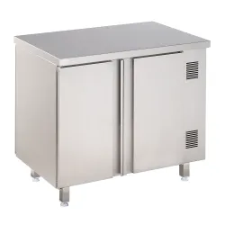 Karstais skapis ar divām veramām durvīm 900 x 600 mm